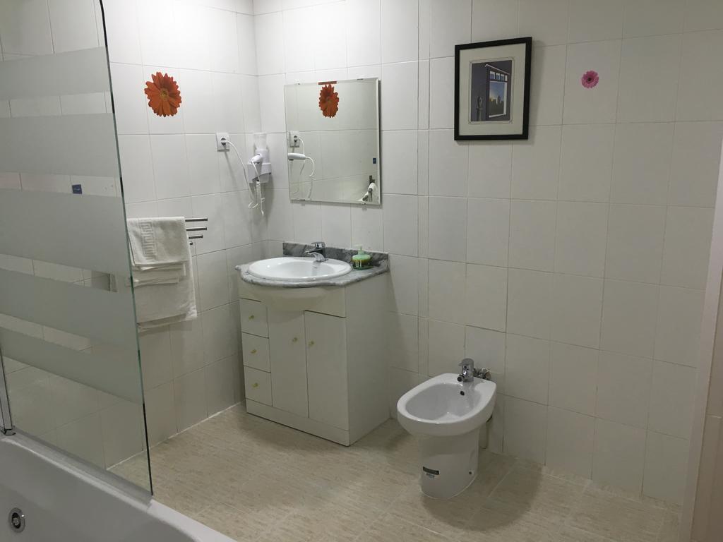 Hostal Tres Cantos Exteriör bild
