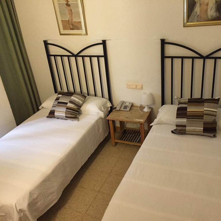 Hostal Tres Cantos Exteriör bild